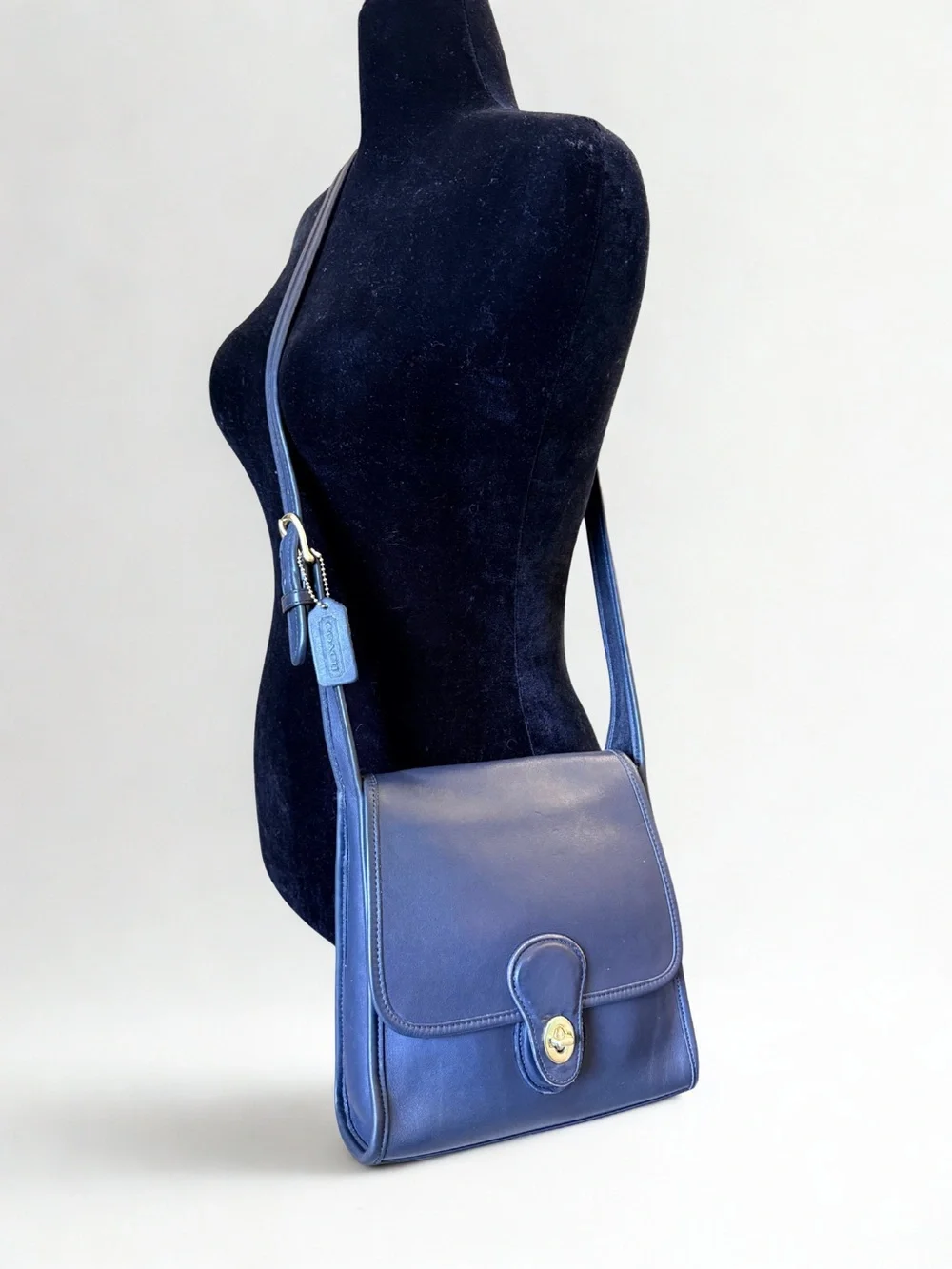 VINTAGE Coach Shelburne Flap 9038 Navy Blue Leather Crossbody + Dust Bag - MINT